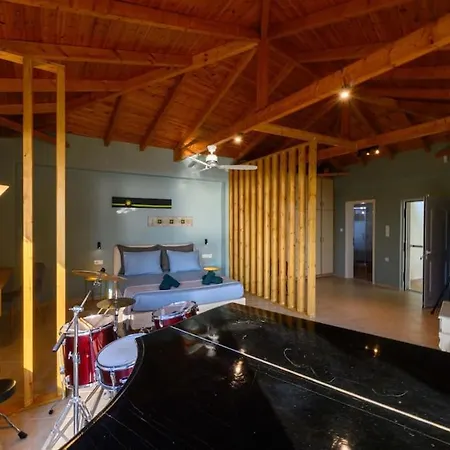 Secluded Oasis Among The Rocks *