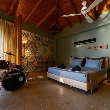 Secluded Oasis Among The Rocks * Kalamata