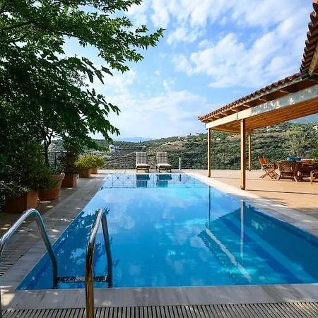 Secluded Oasis Among The Rocks
